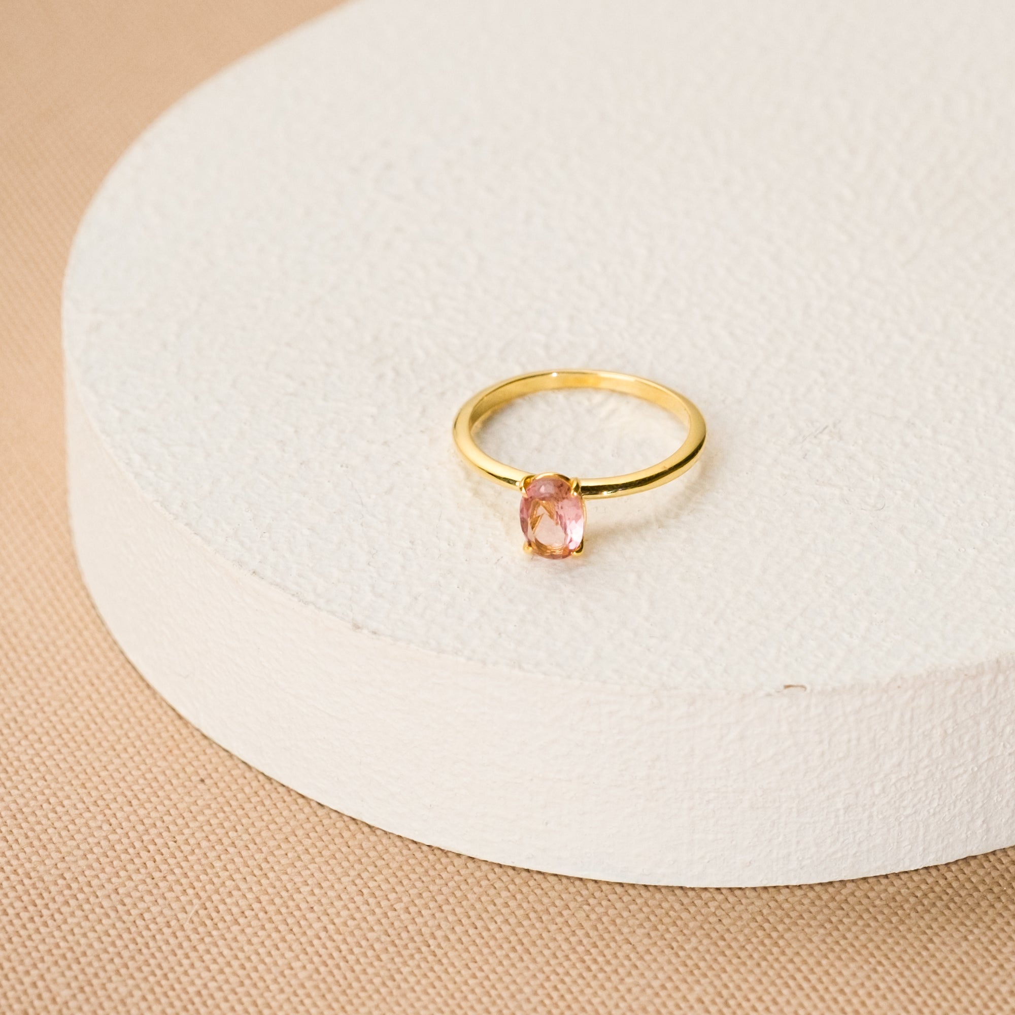 925 Ayar Gümüş Altın Kaplama Oval Pembe Tektaş Yüzük - Zirkon Taşlı Minimalist Kadın Yüzük